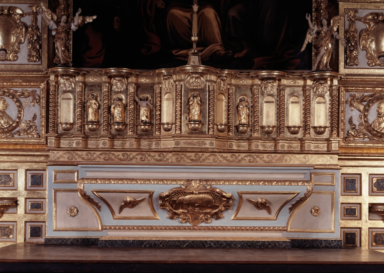 Maître-autel (autel, gradin d'autel)