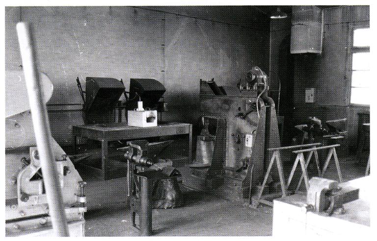 Groupe scolaire de Montroux, puis Cité technique, actuellement lycée d'enseignement général, technologique et professionnel René-Perrin