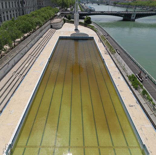 Piscine du Rhône, Centre nautique actuellement centre nautique Tony-Bertrand