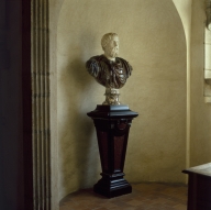 Ensemble de trois bustes à l'antique