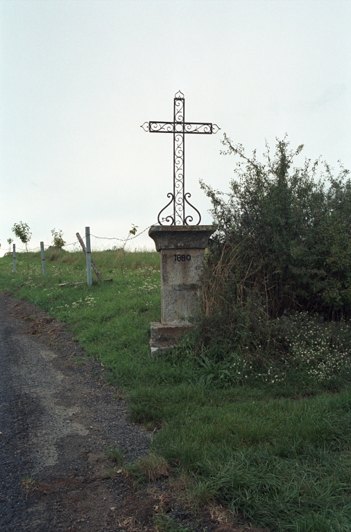 Les croix monumentales du canton de Boën et de la commune de Sail-sous-Couzan