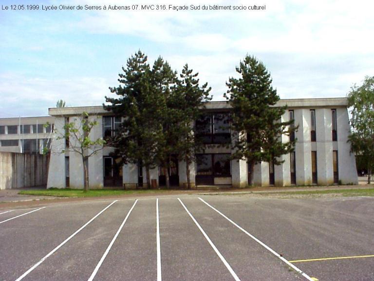 Lycée agricole et collège agricole féminin, actuellement lycée agricole Olivier-de-Serres