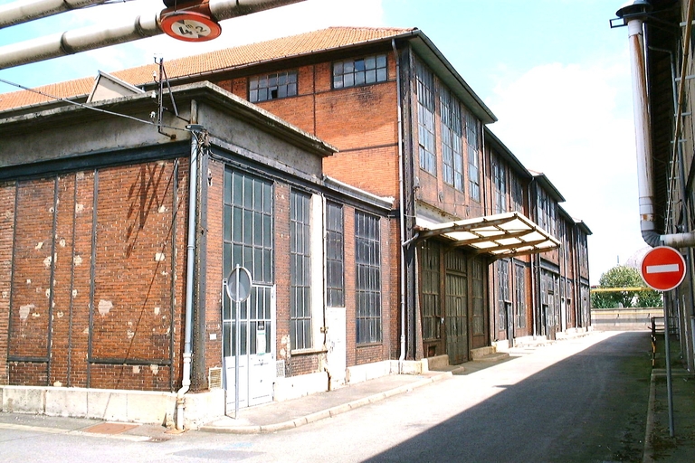 Usine d'armes dite manufacture Royale d'armes de Saint-Etienne puis GIAT Industrie actuellement cité du Design