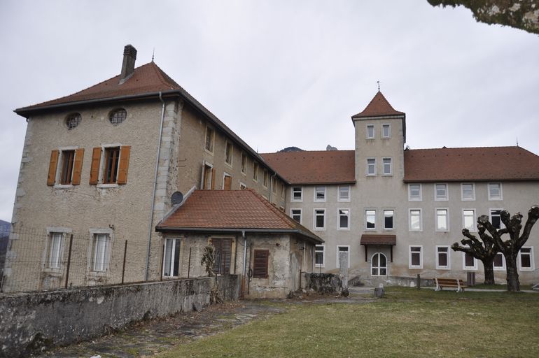 Château de Faverges, puis Usines Duport et Blanc, puis Société Gourd-Croizat-Dubost et Cie, Soierie Stünzi, puis logements, actuellement gîte et accueil d'événements