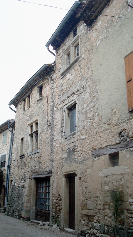 Les maisons et les fermes de la commune de Salles-sous-Bois