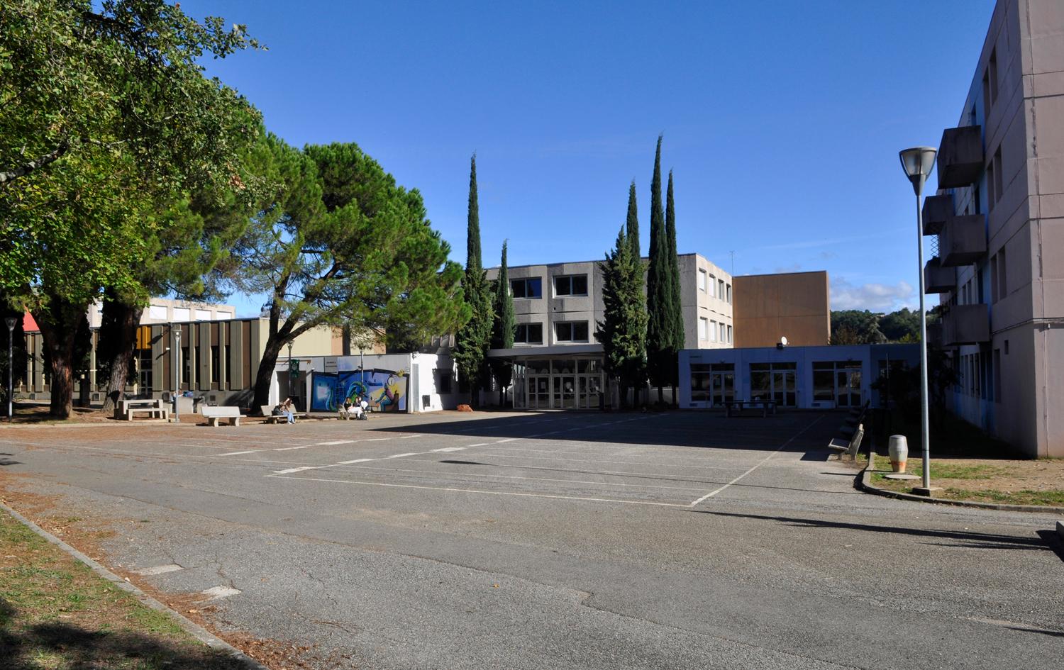 Collège national technique et moderne de garçons, actuellement lycée polyvalent Astier