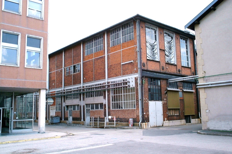 Usine d'armes dite manufacture Royale d'armes de Saint-Etienne puis GIAT Industrie actuellement cité du Design