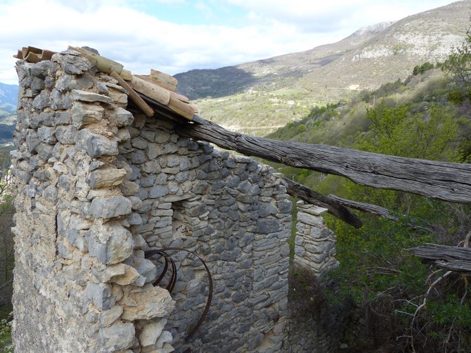 Charpente à pannes, entrepôt agricole au Terron.