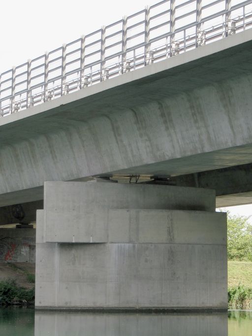 Viaduc autoroutier de Miribel-Jonage