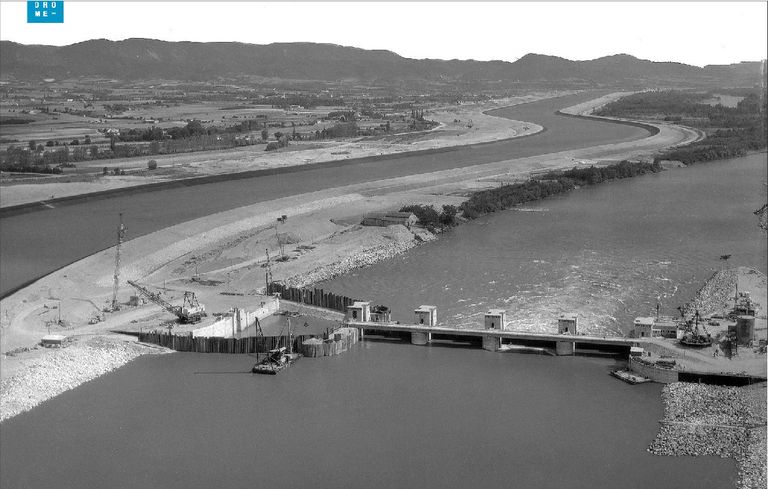 Barrage de retenue de Loriol, ou barrage de retenue du Pouzin, pont routier