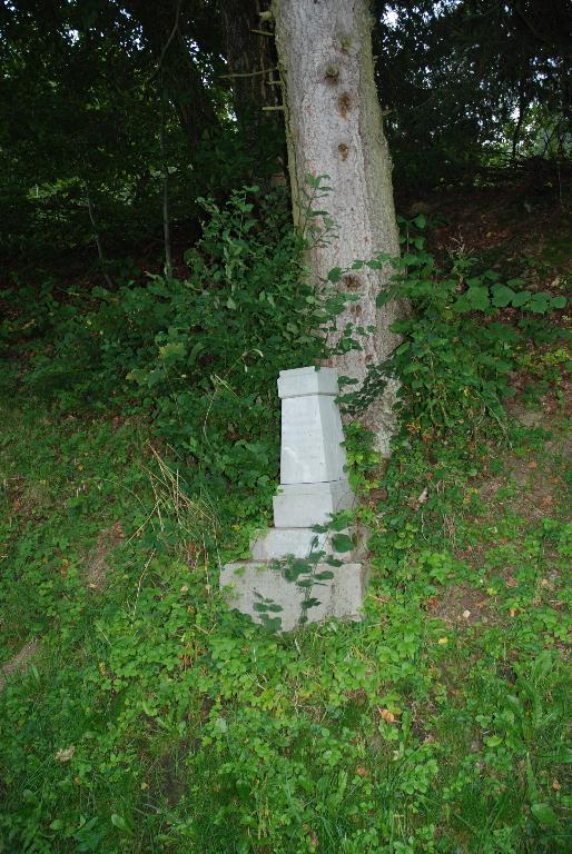 Monument commémoratif de la mort du cycliste Pierre Prosorof