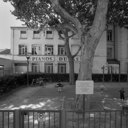 Usine d'instruments de musique dite Dugas pianos et harmoniums