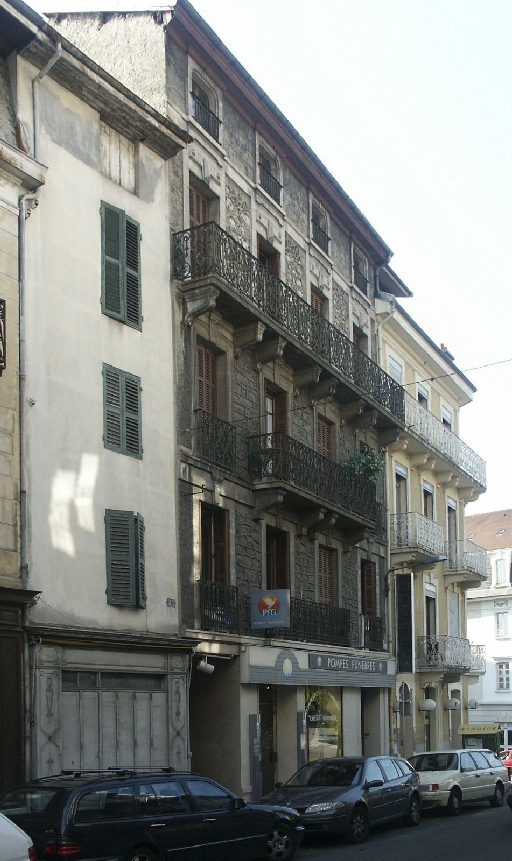 Rue Davat, anciennement rue du Conchat, puis des Moulins, puis rue des Ecoles
