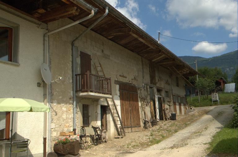 Ferme, puis ensemble de deux fermes