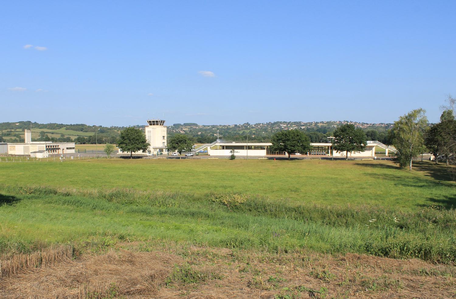 L'aérogare de Vichy-Charmeil