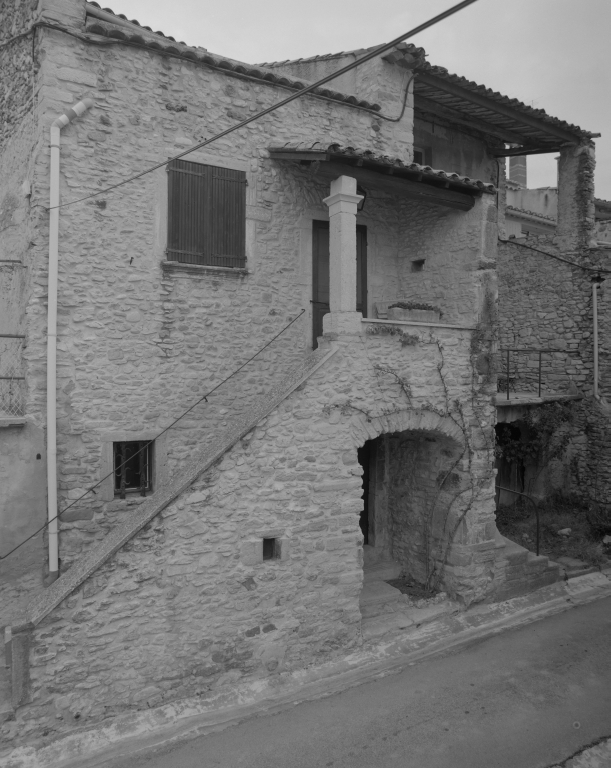 Les maisons et les fermes du canton de Grignan