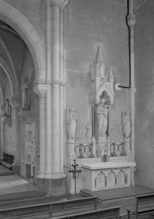 Autel secondaire de la Vierge : autel, tabernacle, retable architecturé