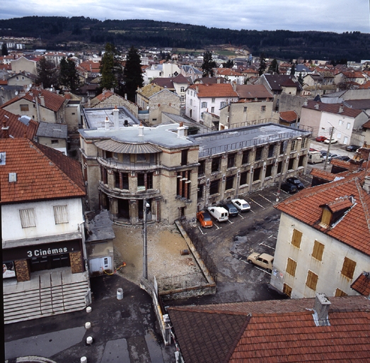 Usine de matières plastiques dite Société de l´Union Electrique la Grande Vapeur actuellement projet d'installation du musée du peigne et de la plasturgie