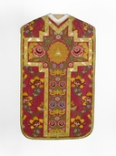 ornement rouge : chasuble, étole, manipule, voile de calice