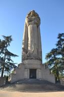 Ancien château du Mas Rillier, actuellement statue-chapelle monumentale de Notre-Dame du Sacré-cœur de Miribel