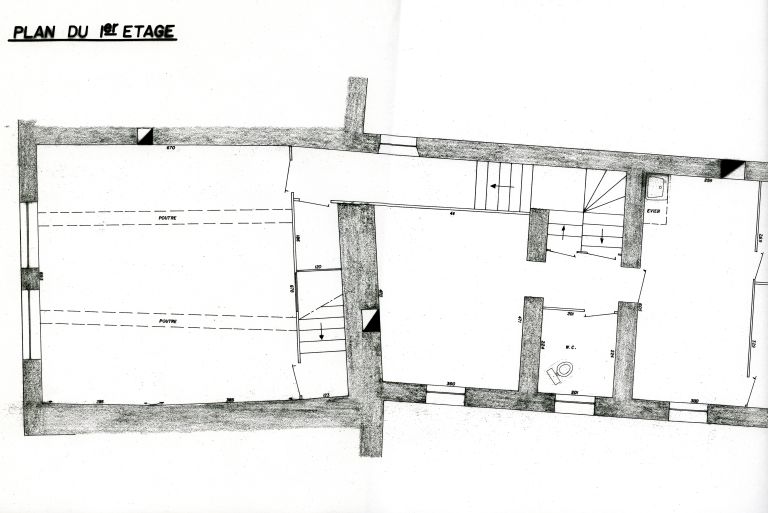 Maison de religieuses, puis mairie-école, actuellement maison