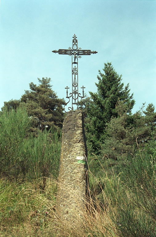 Les croix monumentales du canton de Boën et de la commune de Sail-sous-Couzan