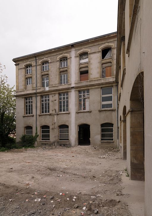 École normale d'institutrices, puis institut de formation des maîtres, actuellement collège