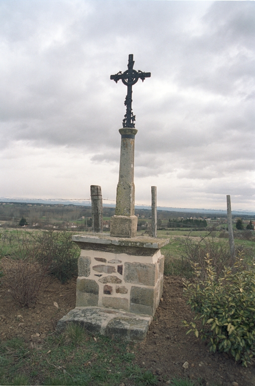 Les croix monumentales du canton de Boën et de la commune de Sail-sous-Couzan