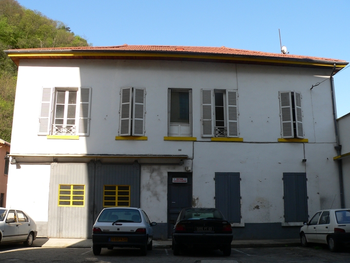 Maison de maître de l'usine Gilibert carrosserie actuellement désaffectée