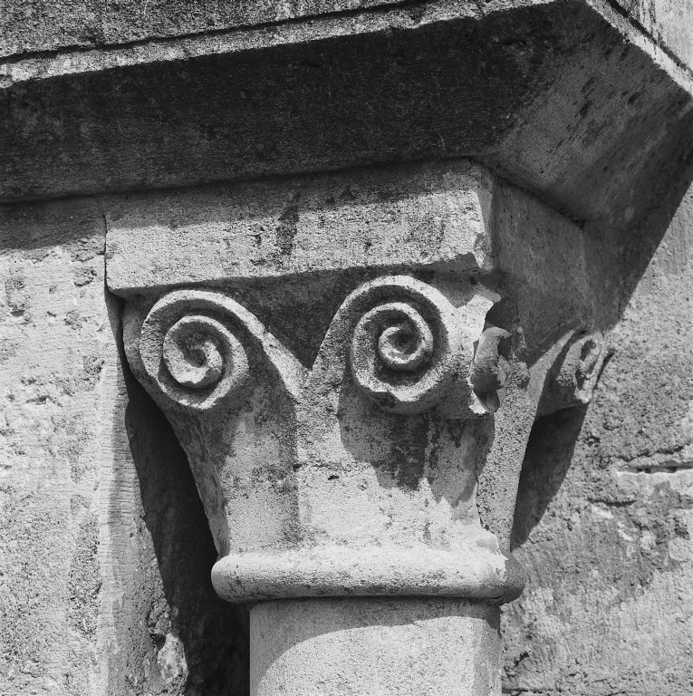 Porte (décor d'élévation extérieure), style roman