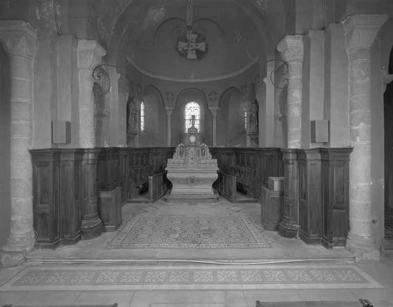 Ensemble des stalles, ambons et lambris de revêtement du choeur