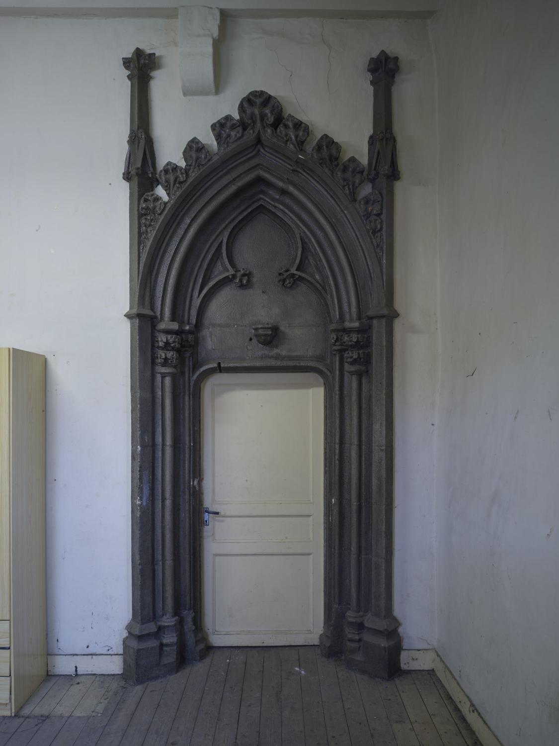 1er étage, salle sud est : porte de l'auditoire de l'ancien bailliage