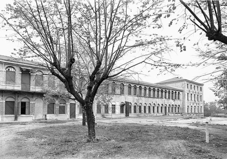 Usine d'impression sur étoffes dite indiennerie Sanial puis cartoucherie nationale actuellement Folimage et école du film d'animation la Poudrière