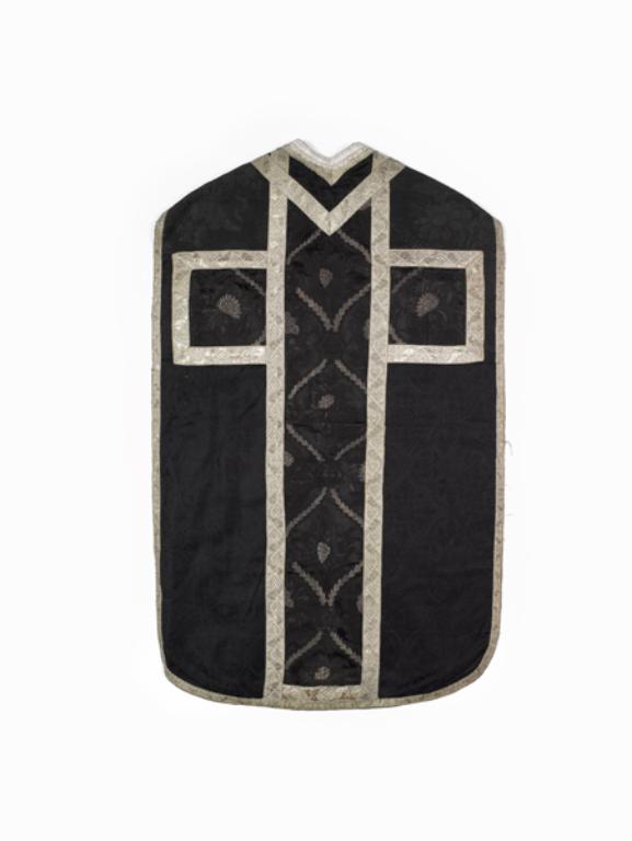 chasuble : ornement noir