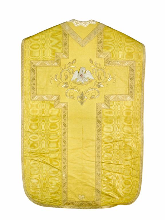 chasuble, étole : ornement doré