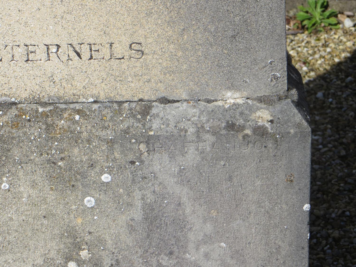 Cimetière d'Emeringes