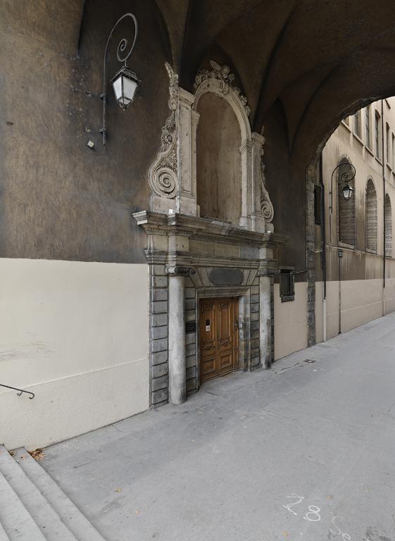 Chapelle de la Purification de la Vierge, dite des Grands Artisans, actuellement bureaux du GRETA et salle de spectacles