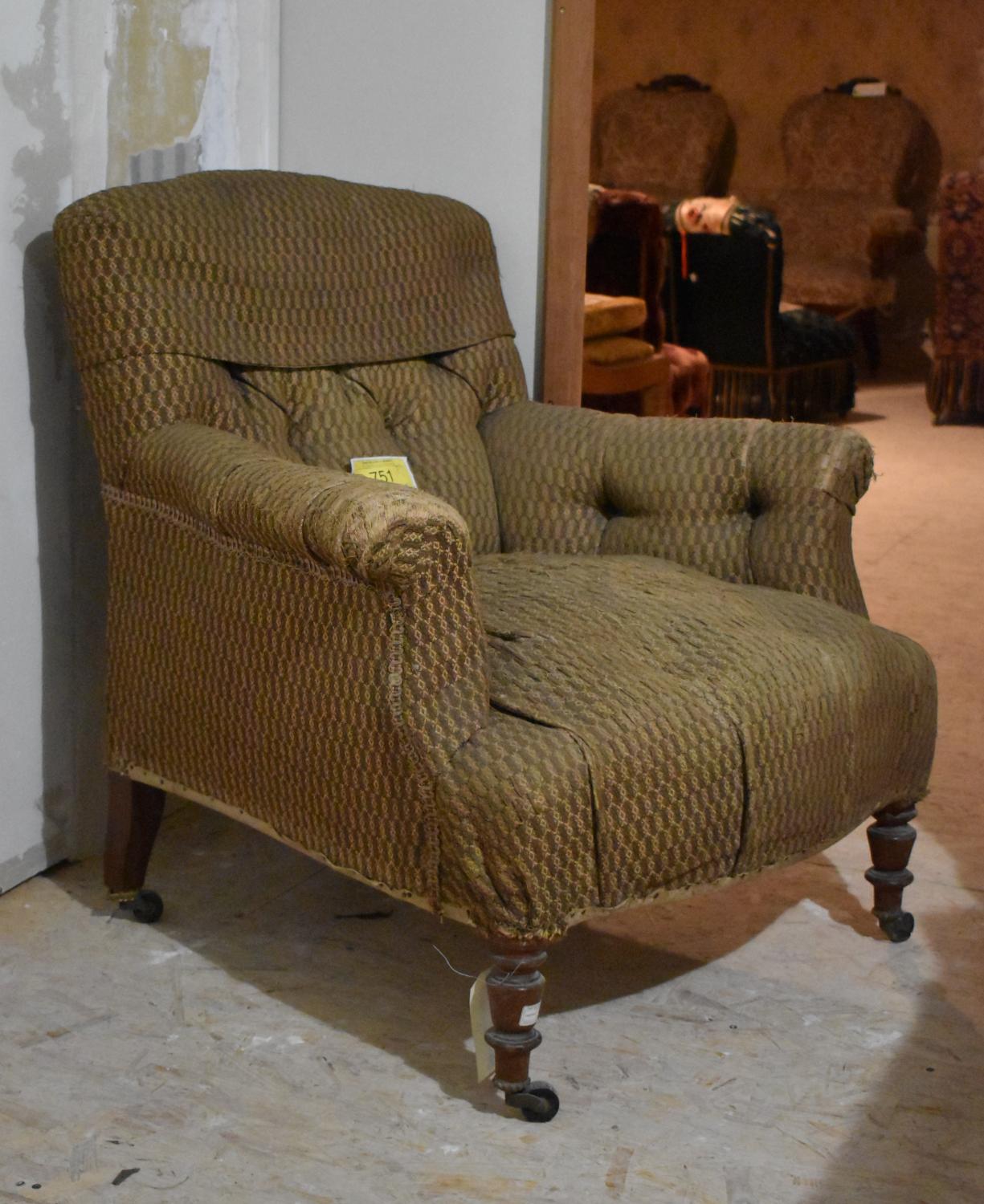Chaise d'un ensemble fauteuil et chaise