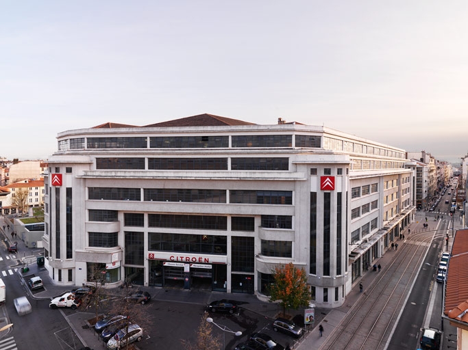 Vitriolerie Estienne et Jalabert puis garage de réparation automobile dite succursale Citroën, garage Citroën, actuellement bureaux de diverses sociétés, INSEEC école de commerce privée