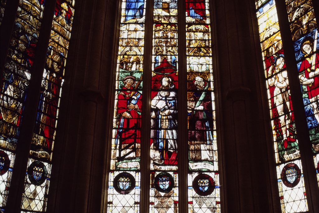 Verrière : calvaire, saint Laurent, saint Antoine, saint Etienne (baie 0), verrière figurée, verrière à personnages