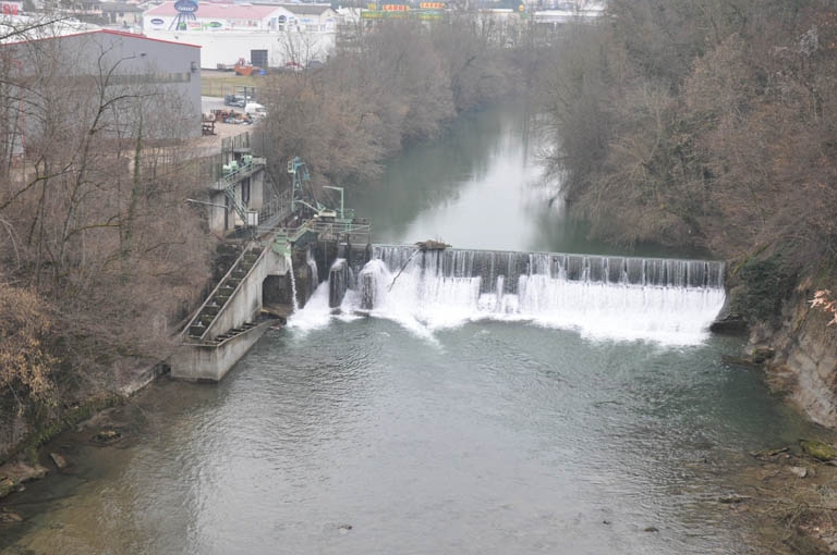 Centrale hydroélectrique de la SALPA Française actuellement HYDROWATT