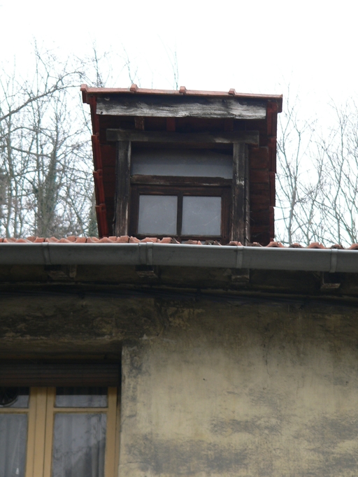 Ancienne quincaillerie et maison actuellement logement et atelier