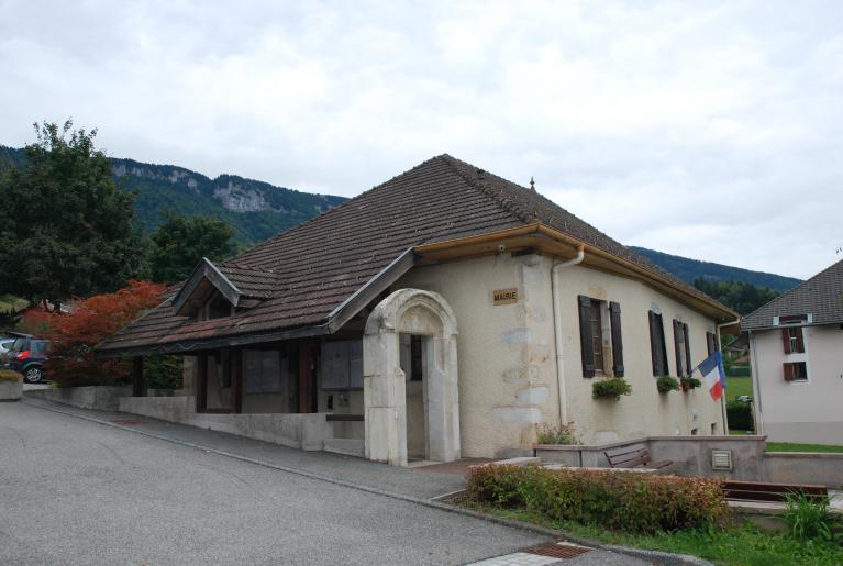 Presbytère, puis logement, actuellement mairie