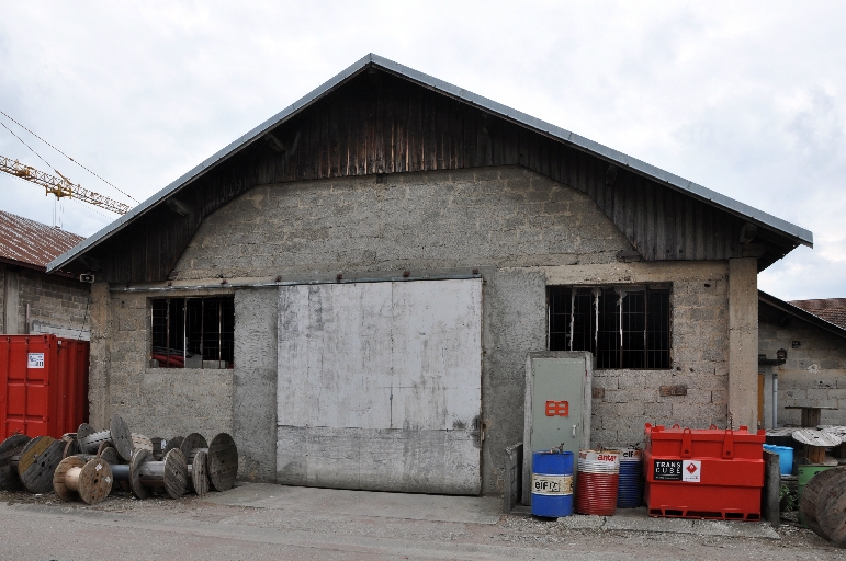 Edifice artisanal, Maison Grosse et Gerlat, puis usine de fabrication de matériaux de construction, entreprise de travaux publics, Entreprise Léon Grosse et Cie, actuellement Entreprise générale Léon Grosse