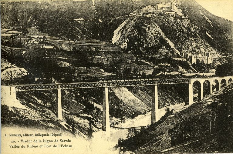 Ancien viaduc ferroviaire de Longeray, dit viaduc du Credo (détruit) ; arches (vestiges)