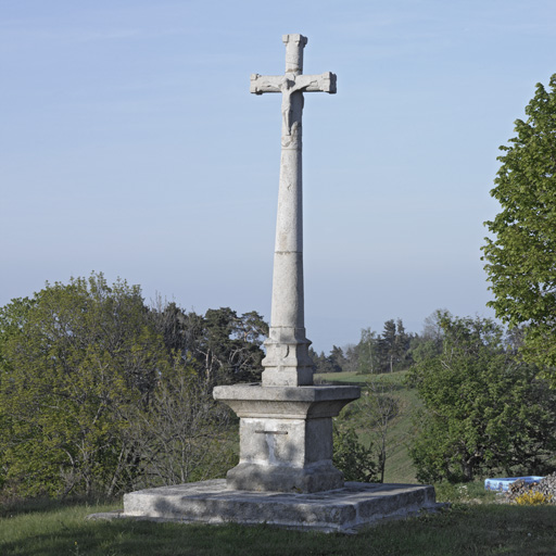 Croix de cimetière, actuellement croix monumentale