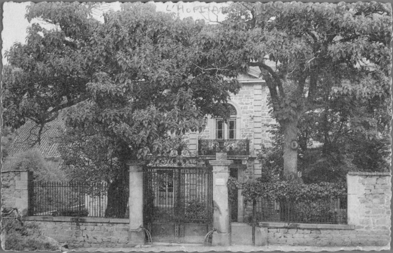Maison de notable, puis pensionnat Sainte-Thérèse, de religieuses de l'Enfant-Jésus de Claveisolles