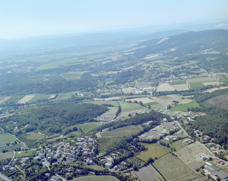 Le village de Valaurie