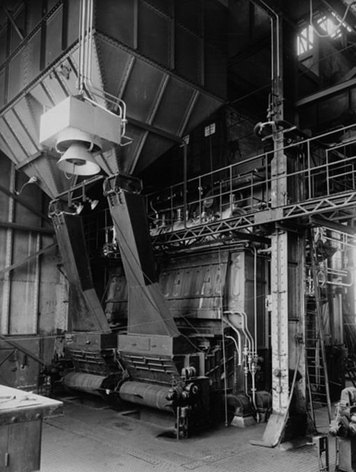 Ensemble des équipements techniques : centrales thermique et électrique, station de pompage, atelier