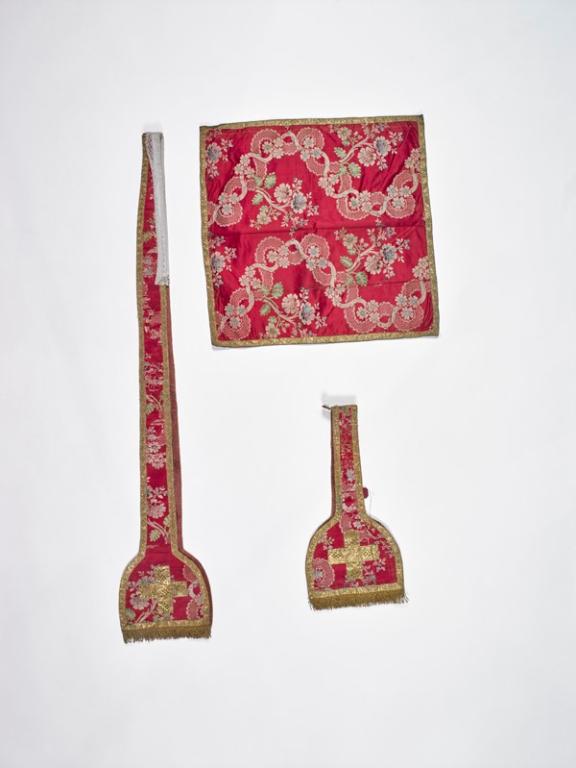 chasuble, étole, manipule, voile de calice : ornement rouge n°4